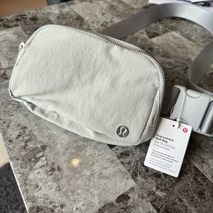 NWT Lululemon Belt Bag 1L - Seal